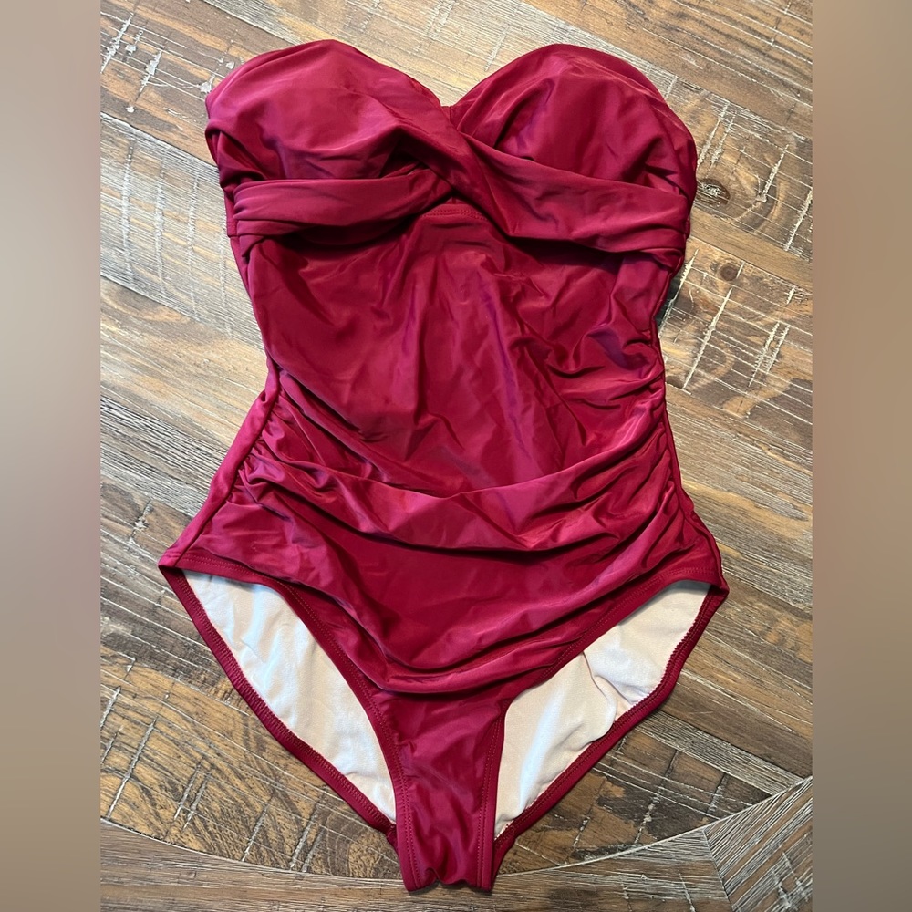 Kona Sol. Women’s bathing suit. Red. Size L.